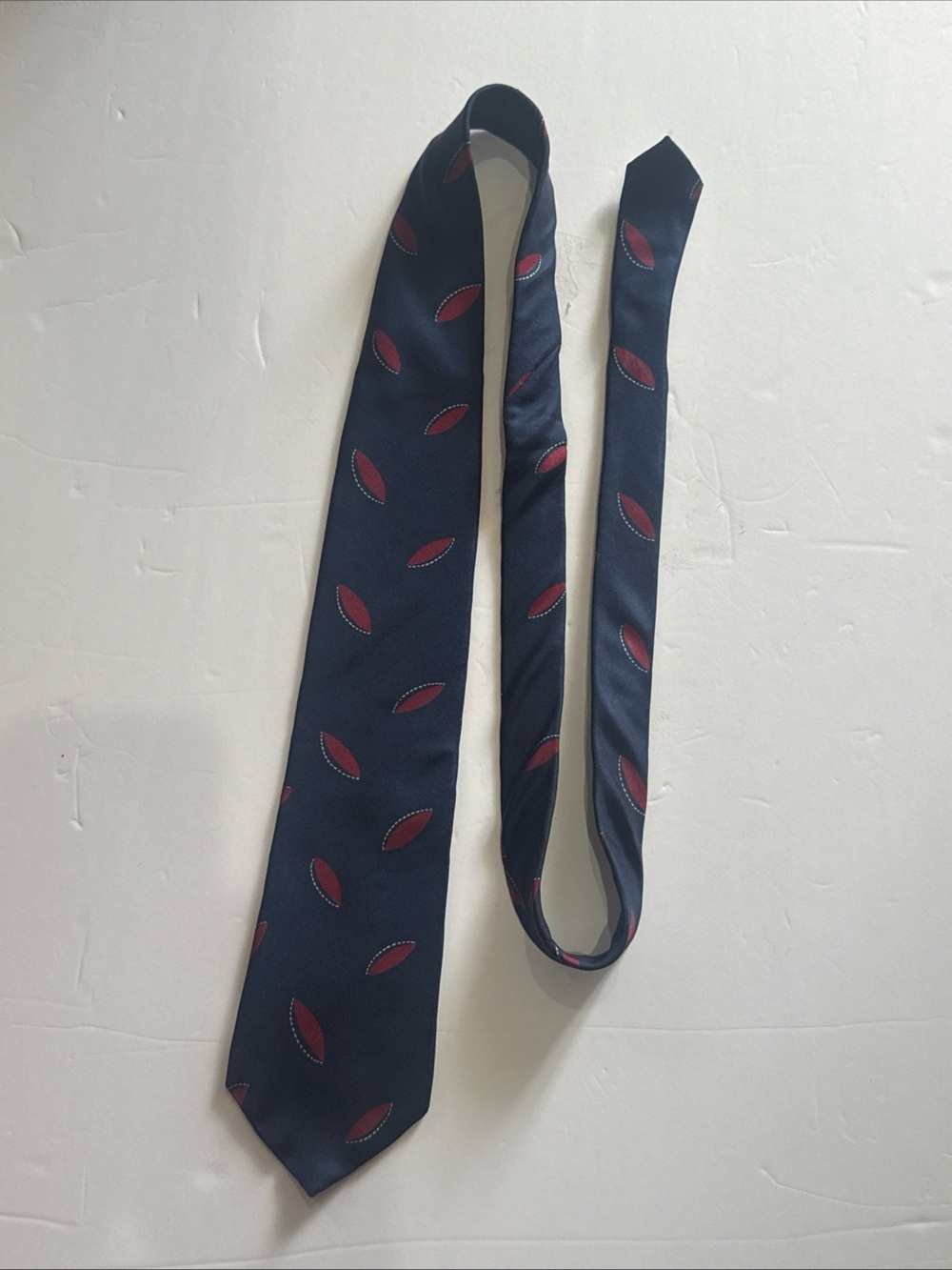 Fendi Navy Silk Tie with Red Leaf Motif - Picture 2 of 5